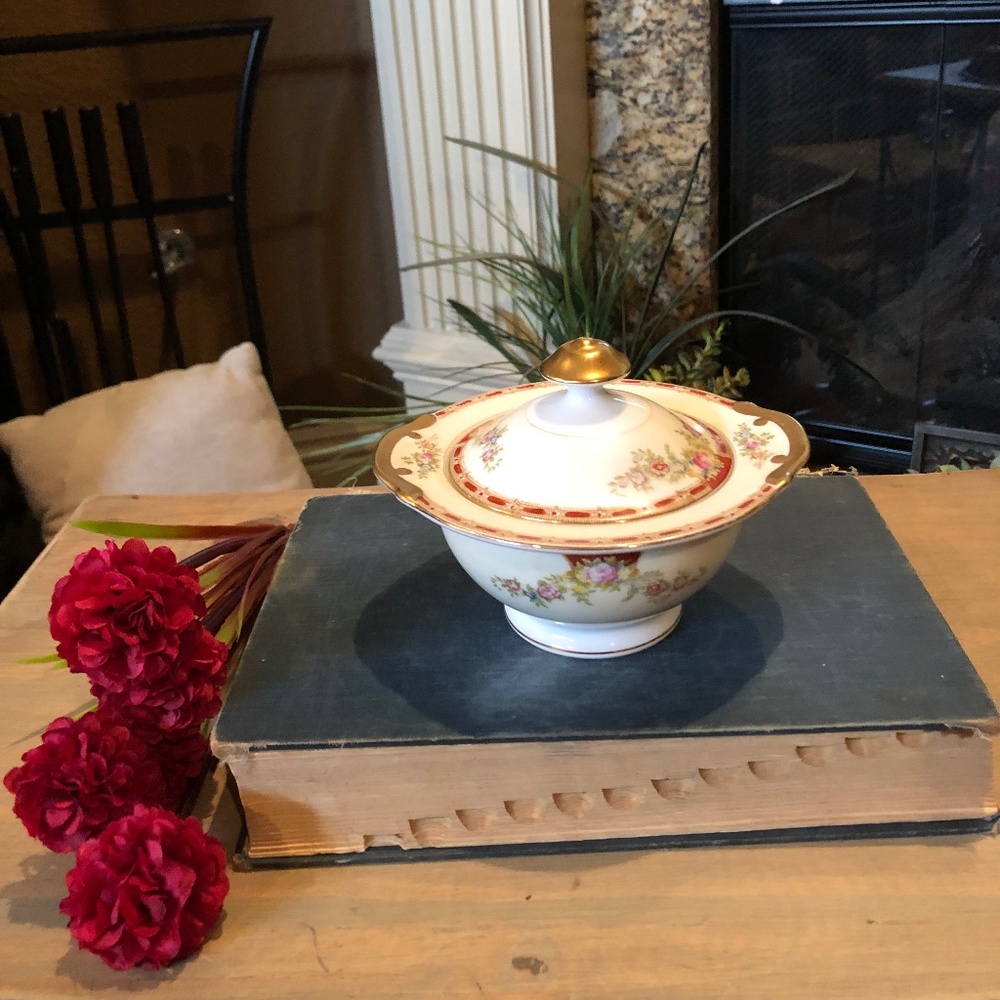 Grace China Covered Dish- Made in Japan Round